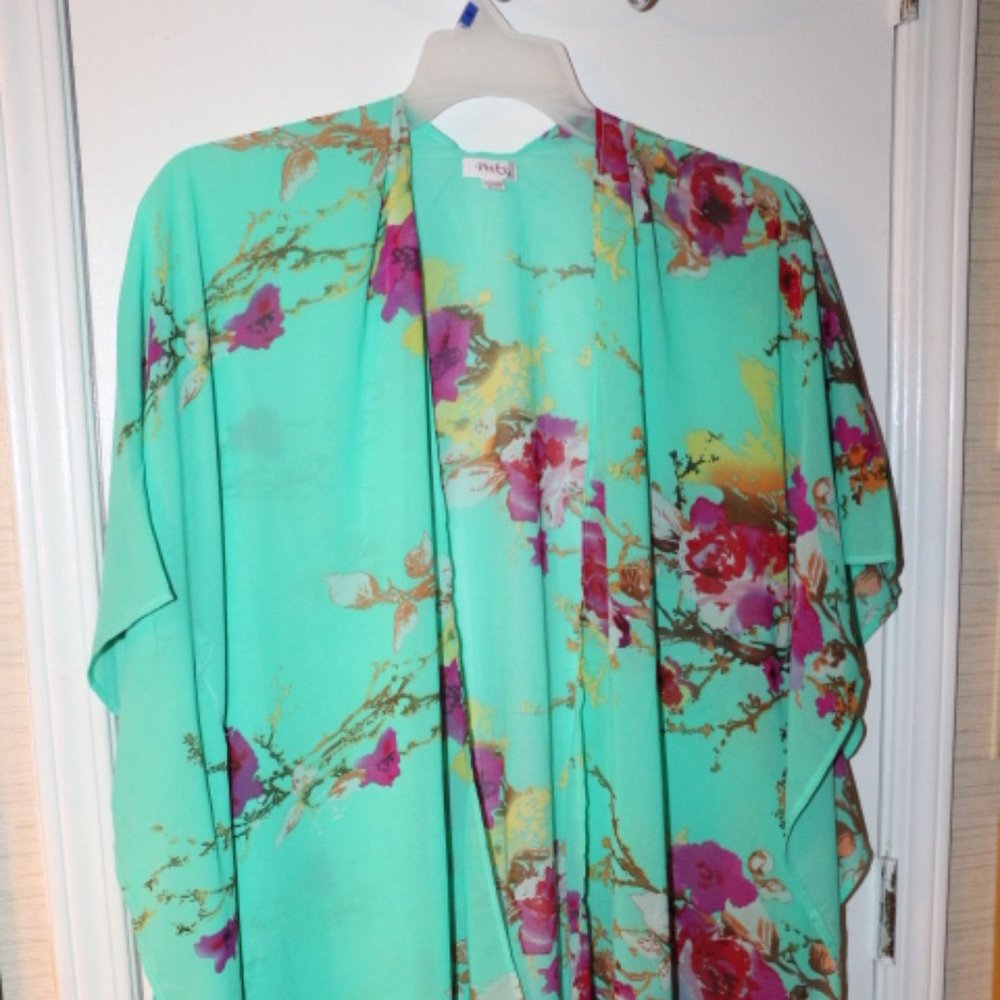 PINKY Mint Floral Wrap - One Size